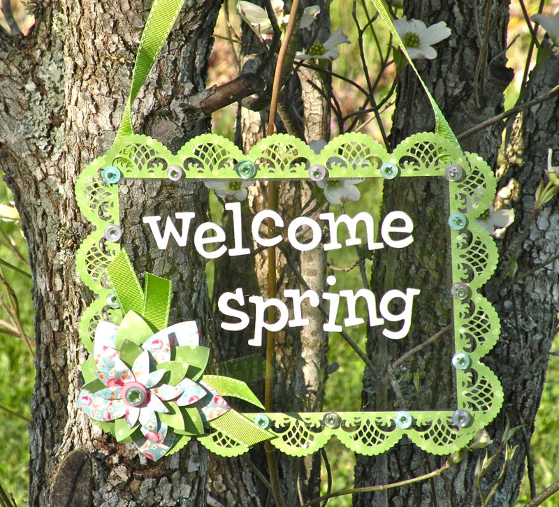 Welcome Spring hanging sign