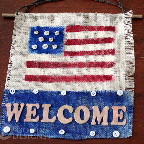 Patriotic wall decor using buttons and burlap