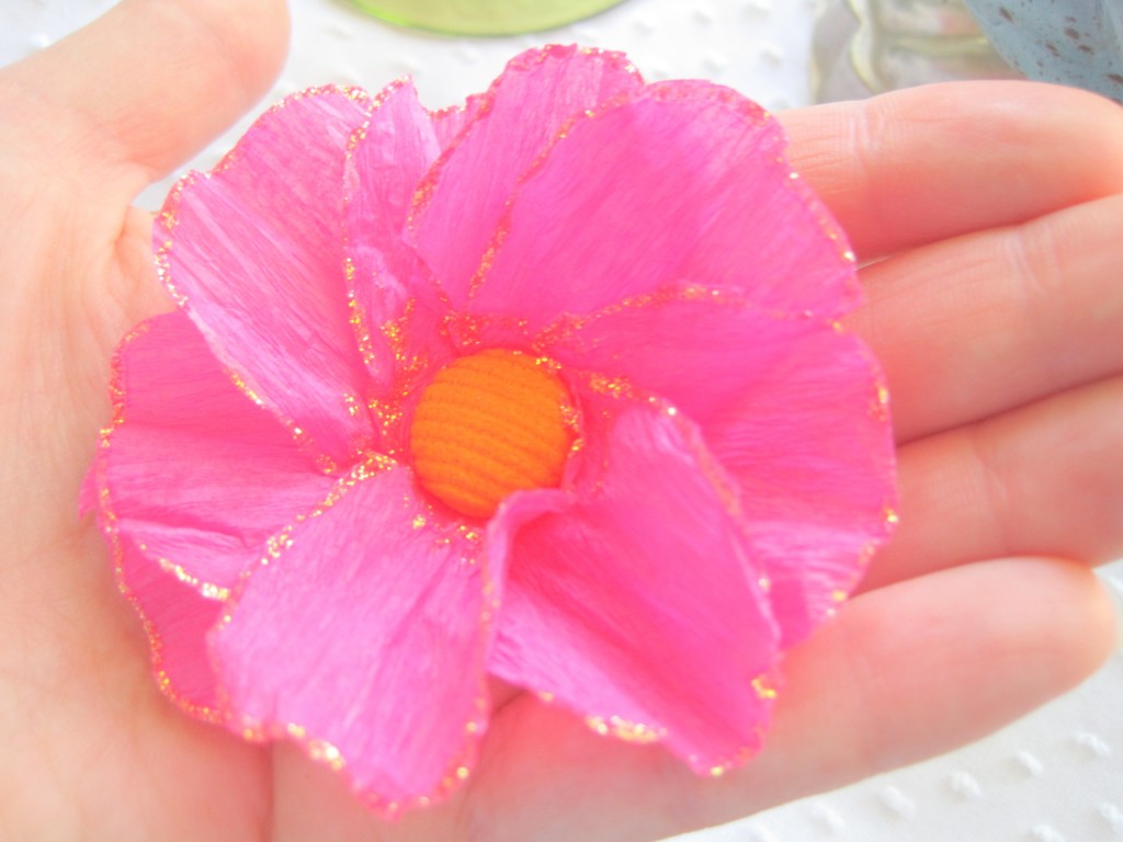 how to make flower with crepe paper
