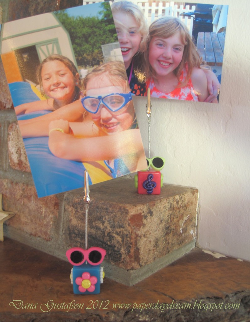 customize a photo holder with theme buttons