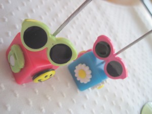 Customize a photo holder with theme buttons Customize a photo holder with theme buttons