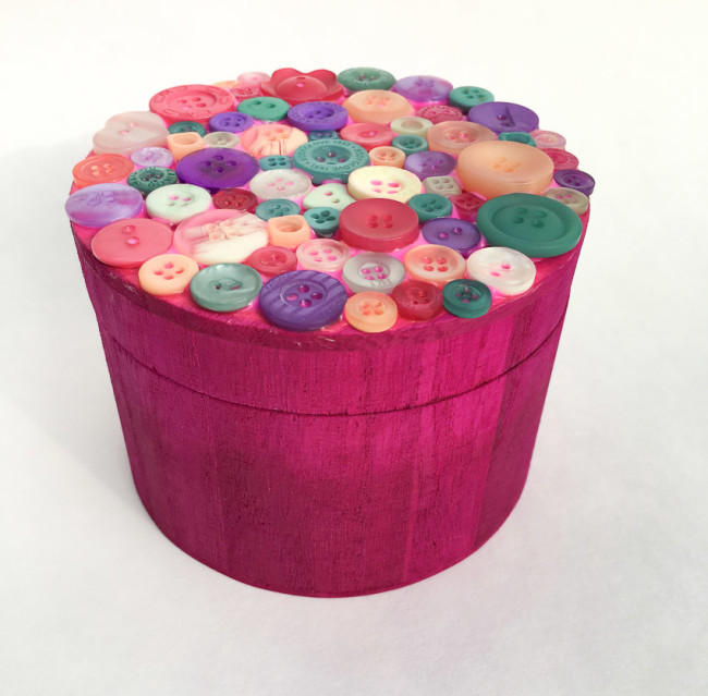 Wood trinket box with button lid