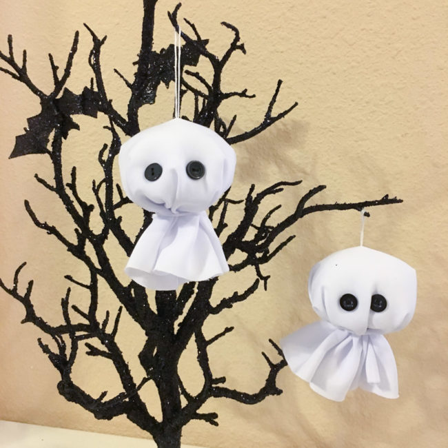 Make cute ghost ornaments for Halloween in only 15 minutes! | Nancy Nally for buttonsgaloreandmore.net