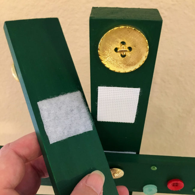 Velcro Assembly for Pallet Christmas Tree