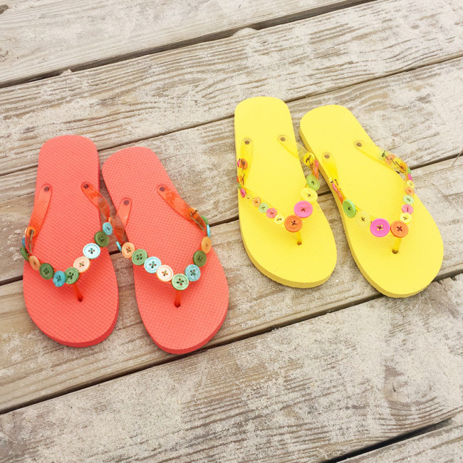 decorate flip flops with buttons