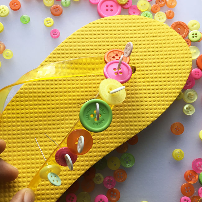 decorate flip flops with buttons