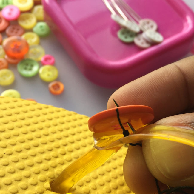 decorate flip flops with buttons