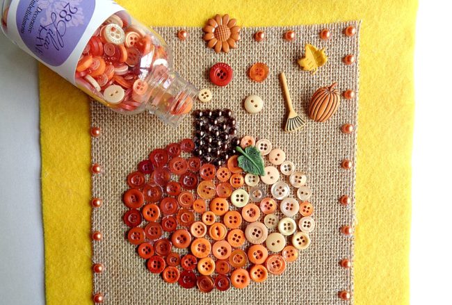 button pumpkin wall hanging