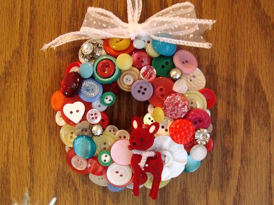 Button Love Christmas Mini Wreath